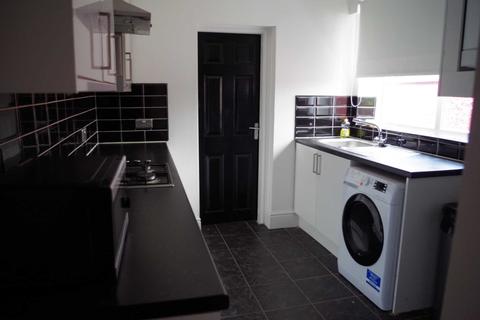 3 bedroom house share to rent - Cambria Street, Kensington
