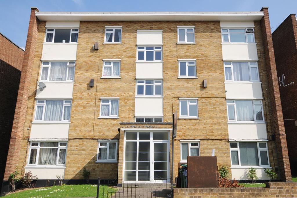 St Asaph Road, London 2 bed flat £1,100 pcm (£254 pw)