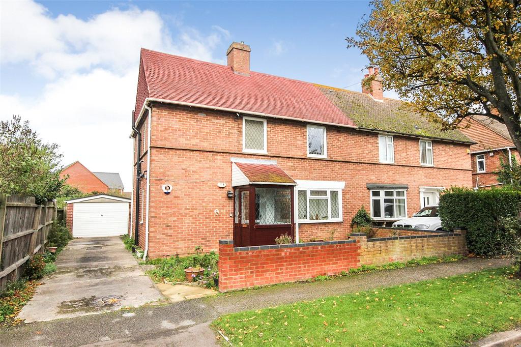 Pembroke Road, Houghton Conquest, Bedfordshire, MK45 3 bed semidetached house £250,000