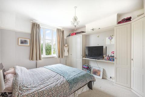 31 Howden Road, London, SE25 4AS