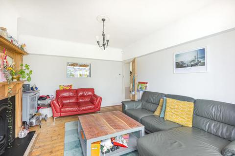 31 Howden Road, London, SE25 4AS