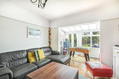 31 Howden Road, London, SE25 4AS