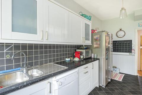 31 Howden Road, London, SE25 4AS