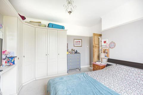 31 Howden Road, London, SE25 4AS