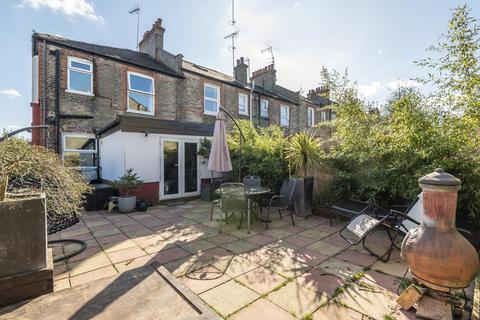 19 Lewis Gardens, London, N2 9AN