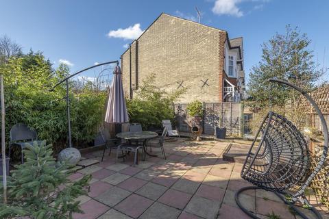 19 Lewis Gardens, London, N2 9AN
