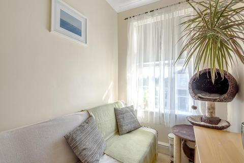 19 Lewis Gardens, London, N2 9AN