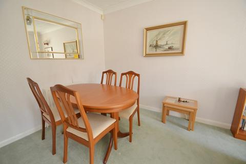 53 Chander Close, Ferndown, BH22 8DW