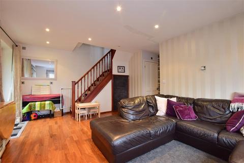 2a Danbury Way, Woodford Green, IG8 7EZ