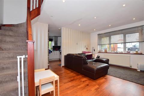 2a Danbury Way, Woodford Green, IG8 7EZ