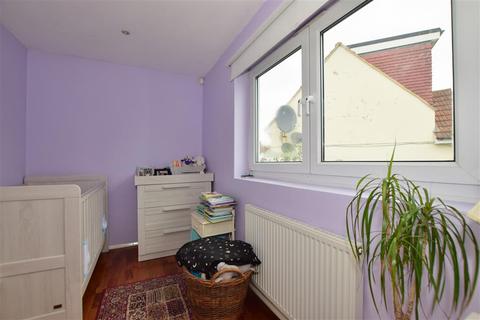2a Danbury Way, Woodford Green, IG8 7EZ