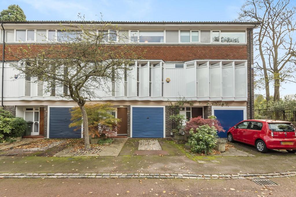 Pymers Mead, West Dulwich 4 bed terraced house £825,000
