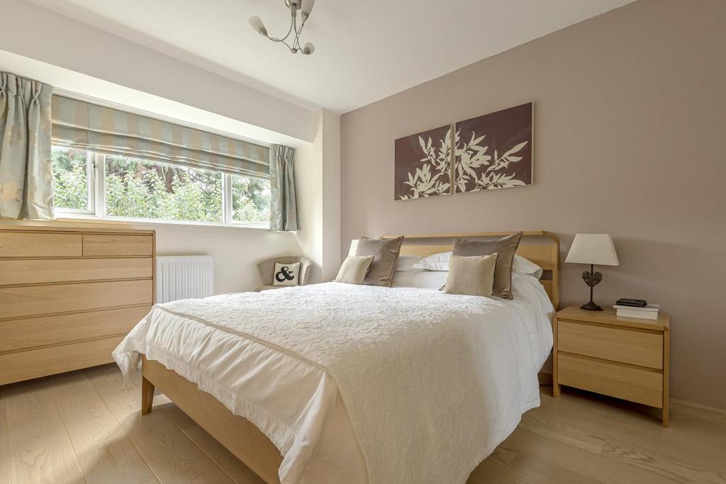 Pymers Mead, West Dulwich 4 bed terraced house £825,000