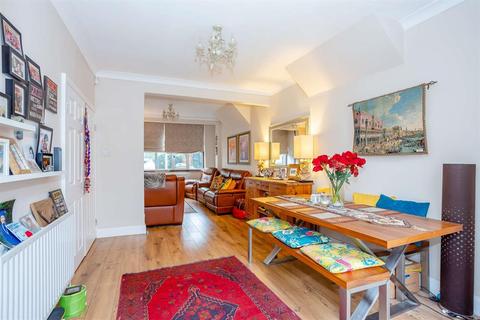 107 Sandringham Road, Worcester Park, KT4 8UH