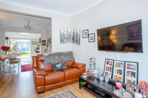 107 Sandringham Road, Worcester Park, KT4 8UH