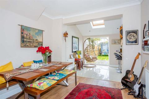 107 Sandringham Road, Worcester Park, KT4 8UH