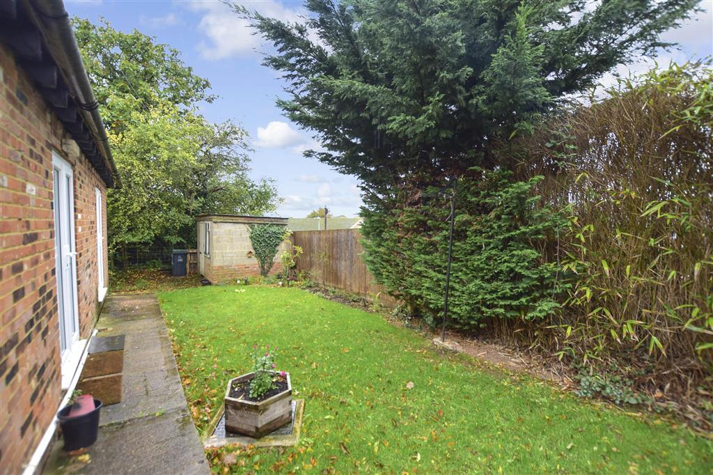 Staines Hill, Sturry, Canterbury, Kent 2 bed ground floor flat £215,000