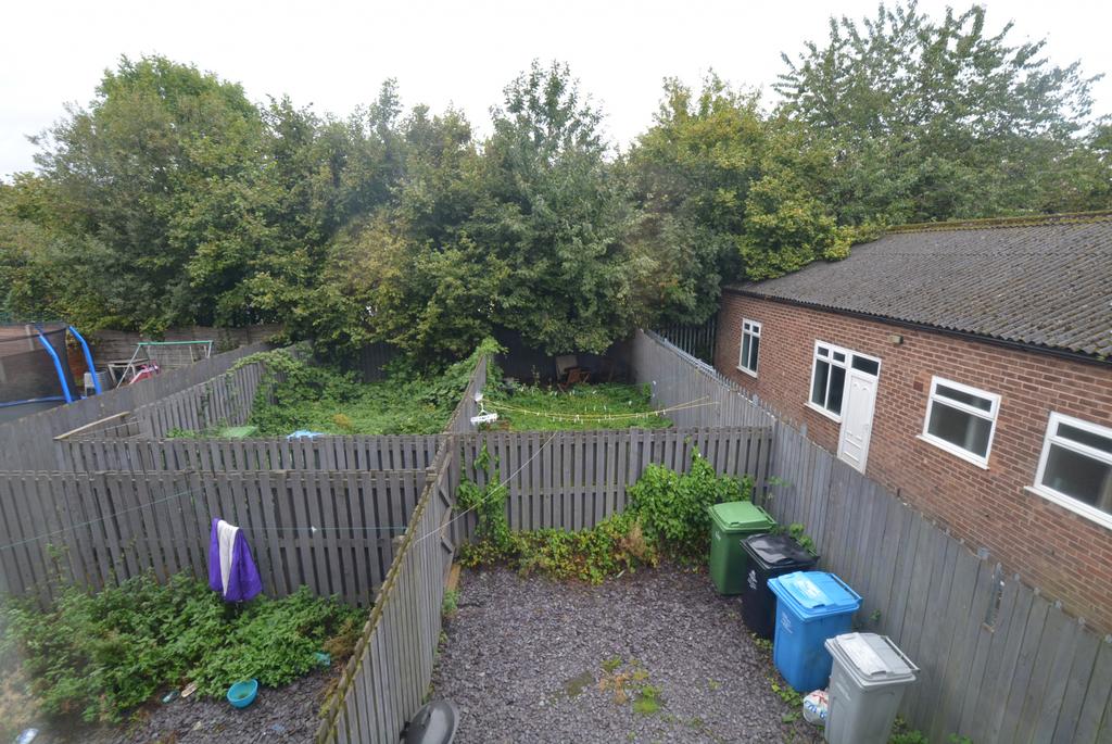 Derbyshire Lane, Stretford, M32 4 bed semidetached house £400,000