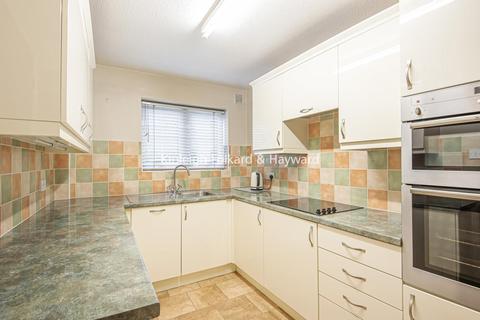 2 Sheridan Crescent, Chislehurst, BR7 5RZ
