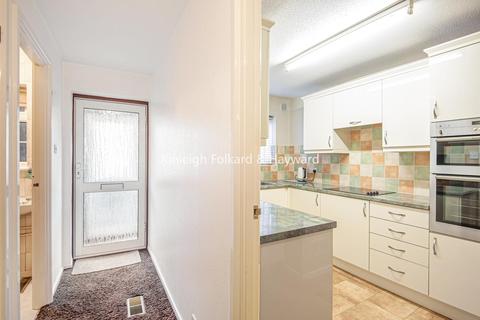 2 Sheridan Crescent, Chislehurst, BR7 5RZ