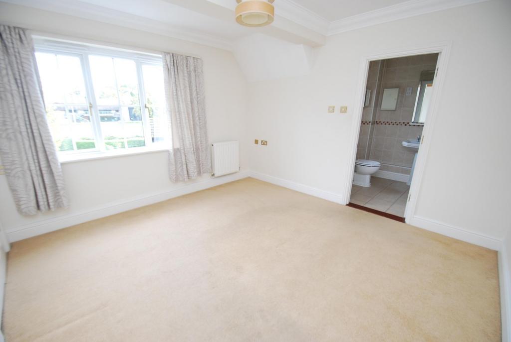 Bedroom to en suite