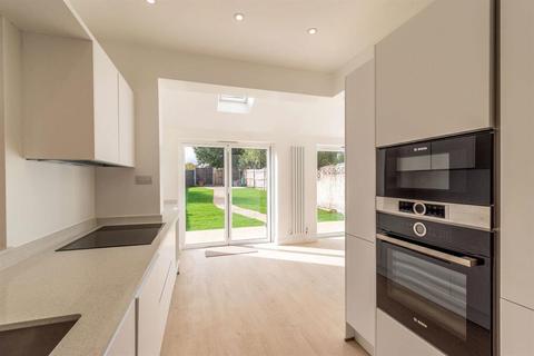 107 Green Lane, Chislehurst, BR7 6AT