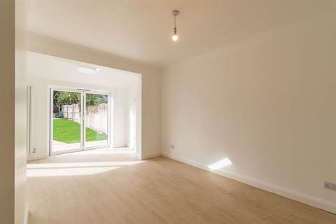 107 Green Lane, Chislehurst, BR7 6AT