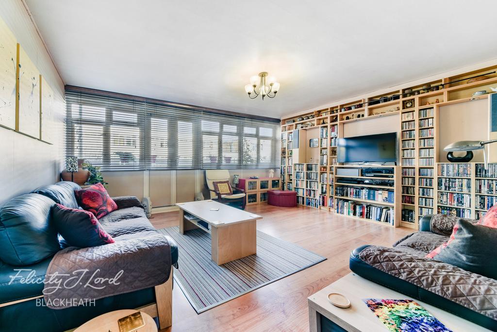 Old Dover Road, London, SE3 3 bed flat £390,000