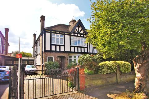 8 Tudor Way, London, W3 9AG