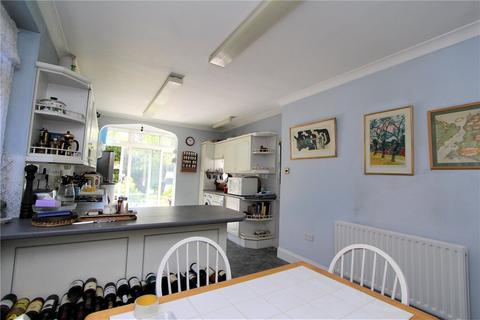 8 Tudor Way, London, W3 9AG