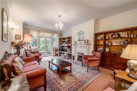 8 Tudor Way, London, W3 9AG