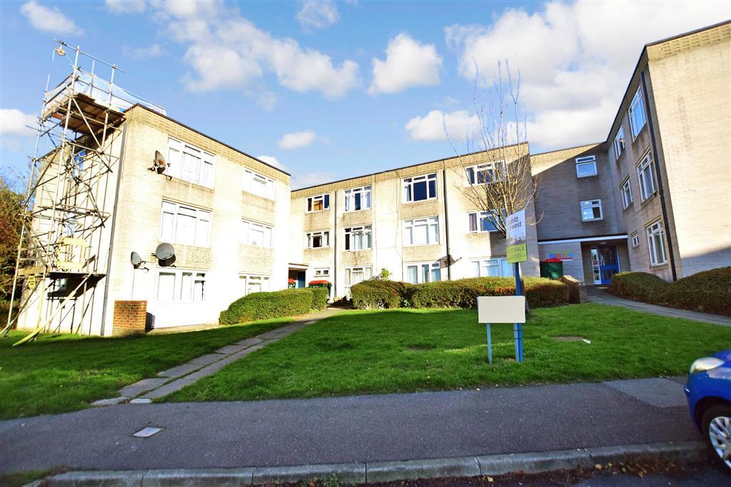 Caburn Court, Southgate, Crawley... 2 bed flat £200,000