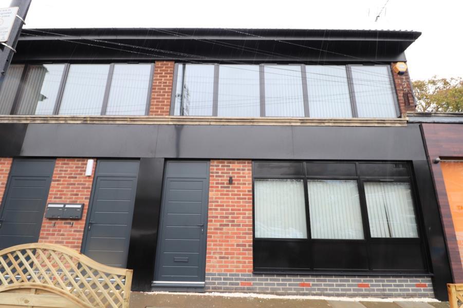 CHAPELTOWN, PUDSEY, LEEDS, WEST... 2 bed apartment £795 pcm (£183 pw)