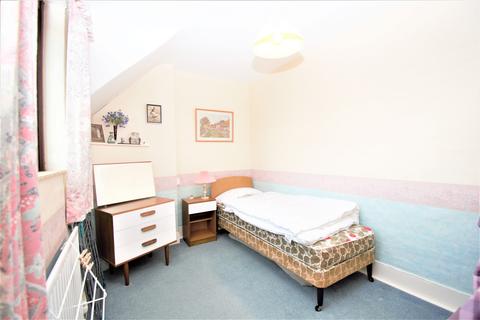 27 Bittles Green, Motcombe, Shaftesbury, SP7 9NX