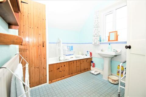 27 Bittles Green, Motcombe, Shaftesbury, SP7 9NX