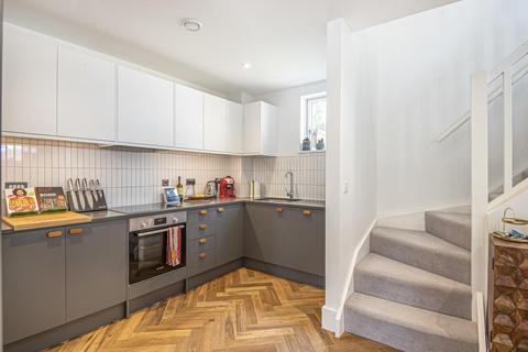 14 Rushden Close, London, SE19 3QB