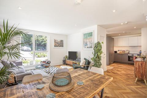 14 Rushden Close, London, SE19 3QB