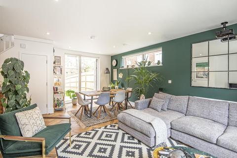 14 Rushden Close, London, SE19 3QB