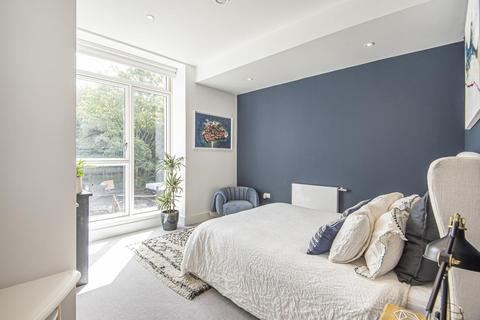 14 Rushden Close, London, SE19 3QB