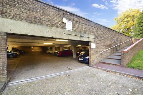 26 Ambleside Gardens, Sutton, SM2 5ES