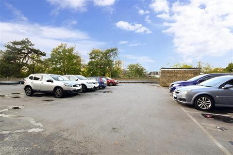 26 Ambleside Gardens, Sutton, SM2 5ES