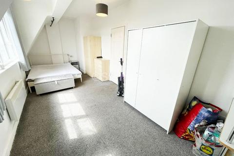 1 bedroom apartment to rent, Court Road, London, SE9