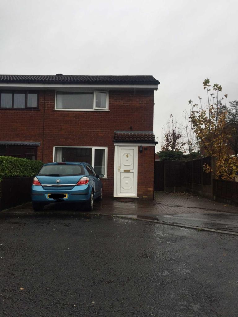 Draperfield, Chorley 2 bed semidetached house £550 pcm (£127 pw)