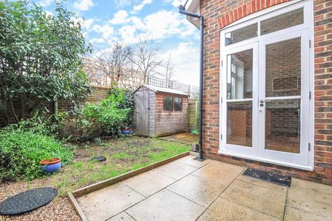 35 Dagmar Road, Kingston Upon Thames, KT2 6DP