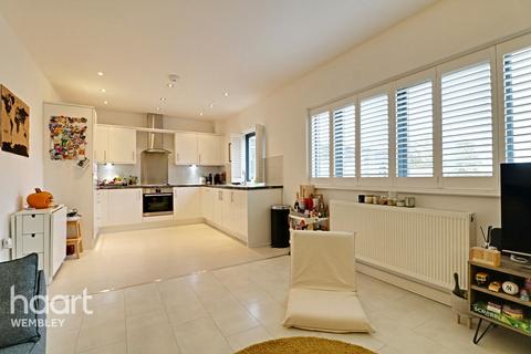 Flat 5, Angelica Court Sunningdale Gardens, London, NW9 9PX