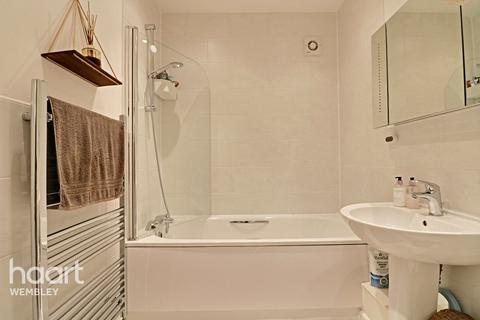 Flat 5, Angelica Court Sunningdale Gardens, London, NW9 9PX