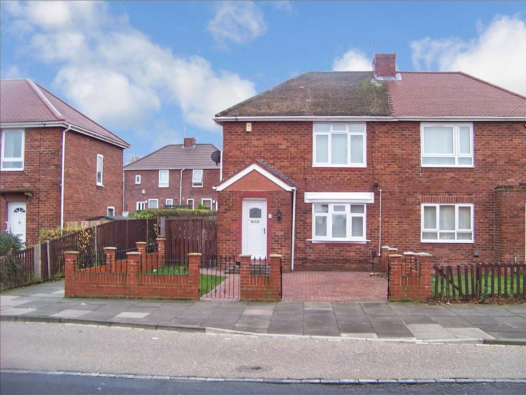 Manor Gardens, Wardley, Gateshead, Tyne and Wear, NE10 8TD 2 bed semidetached house £475 pcm