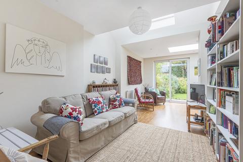 35 Wingfield Road, Kingston Upon Thames, KT2 5LR