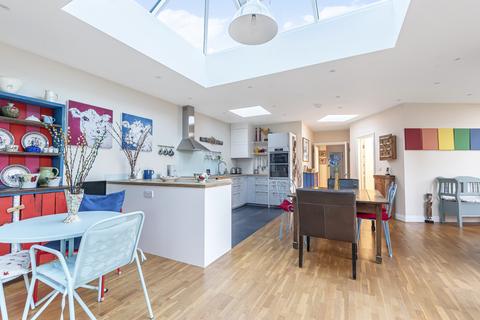 35 Wingfield Road, Kingston Upon Thames, KT2 5LR