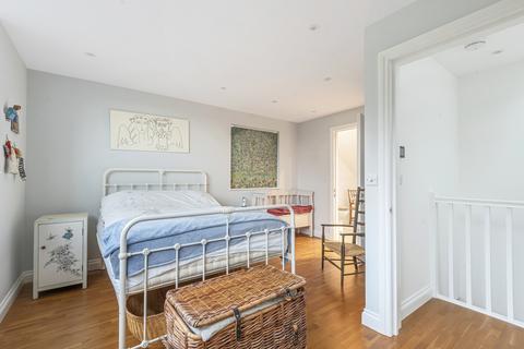 35 Wingfield Road, Kingston Upon Thames, KT2 5LR
